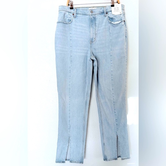 NWT Abercrombie & Fitch The 90's Straight Ultra High Rise Size 33/16L - Picture 1 of 9